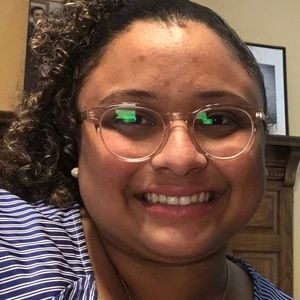 Meet your Posher, Adriana